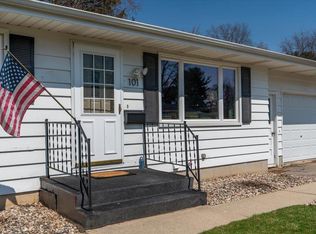 101 Sterling Dr, Oregon, WI 53575