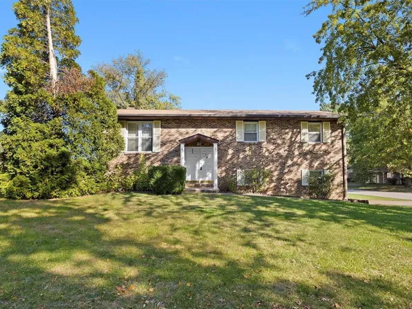 201 Beau Gon Dr, Belleville, IL 62226