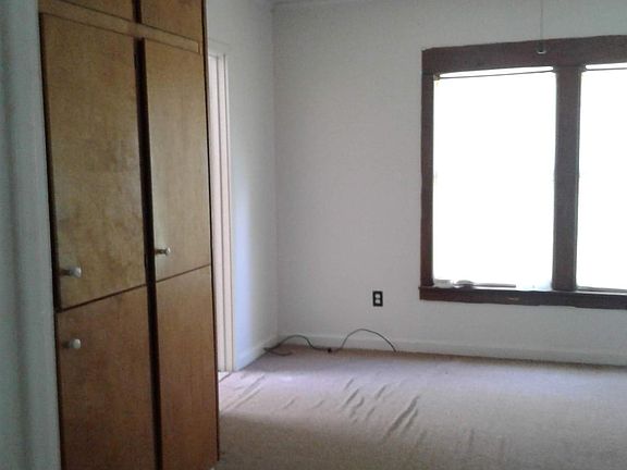 3rd image of 1097 Idlebrook Dr