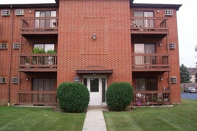 1st image of 1032 Spruce St APT 1A