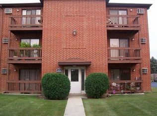 1032 Spruce St APT 1A, Glendale Heights, IL 60139