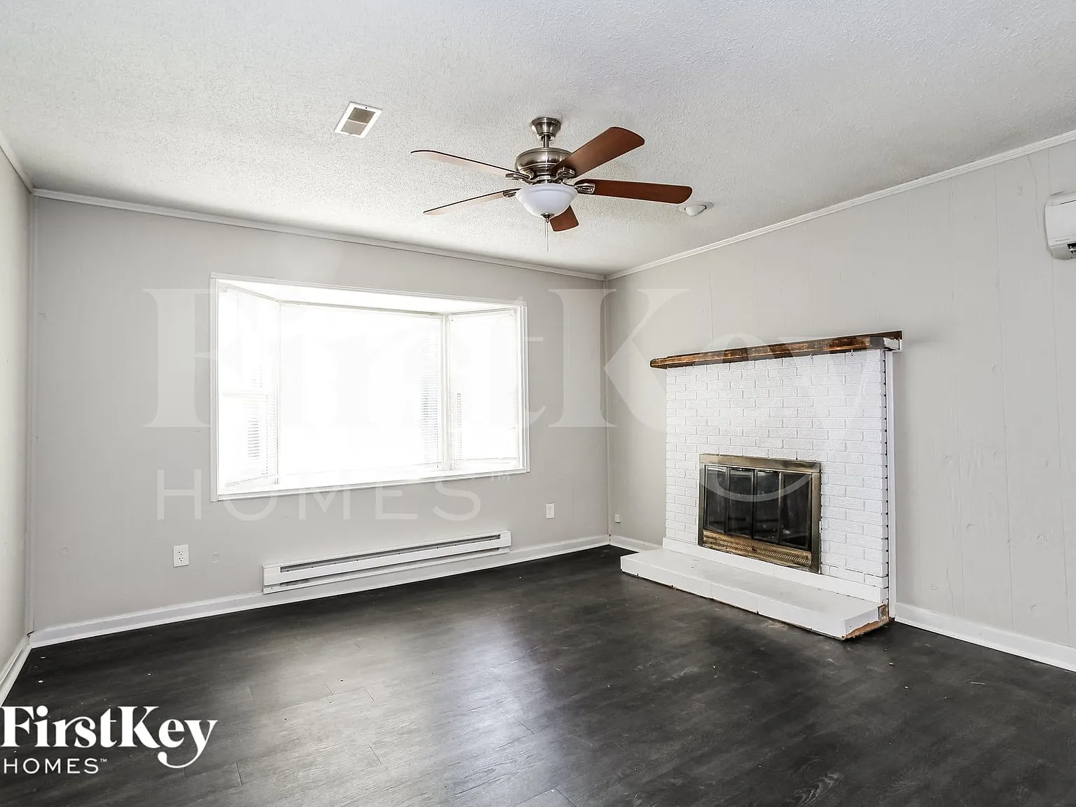 4 bed, 1.0 bath, 1488 sqft, $2,245 — Photo 3