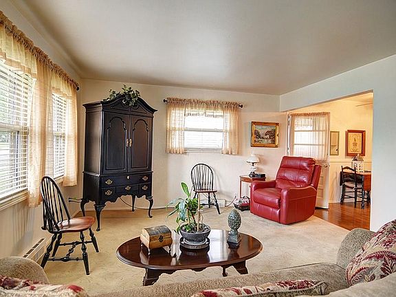 4th image of 265 Blackwood Ave