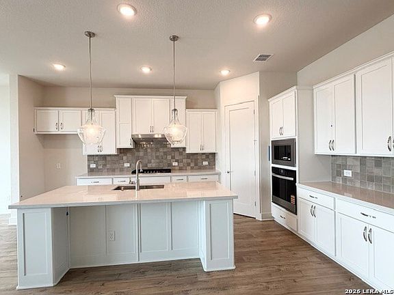 5th image of 2518 River Pointe