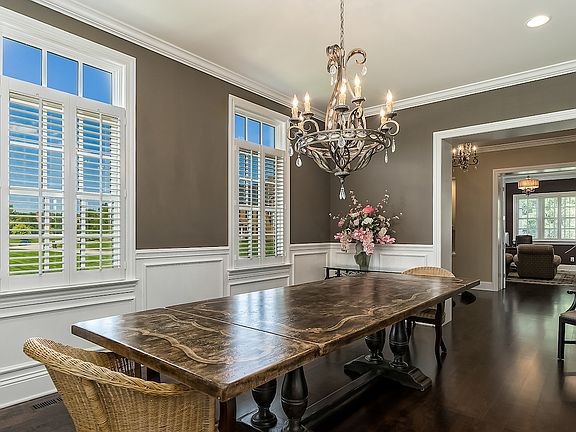 Dining room w/natural light