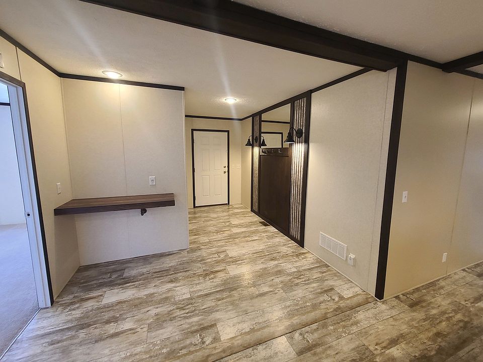 1st image of 516 Courtland Ln #569