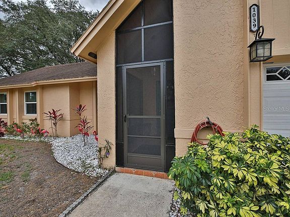 4th image of 1039 N Harbor Dr