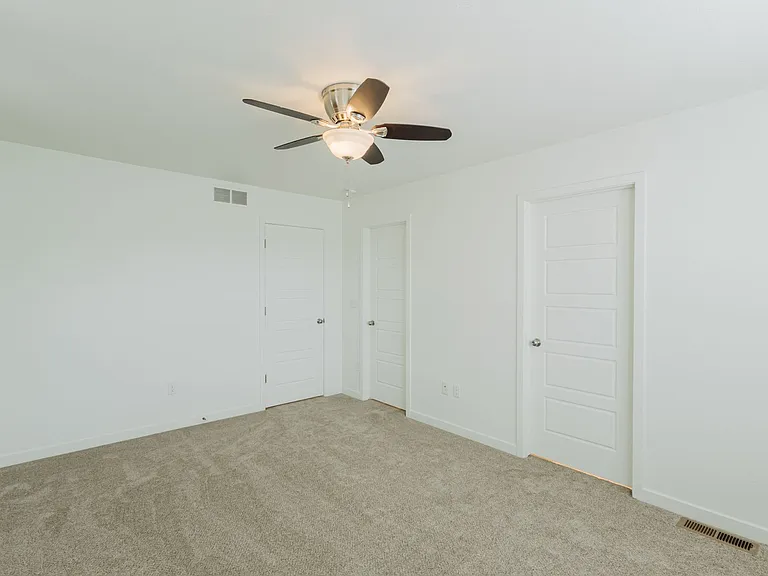 2656 Champagne Ave — Photo 16