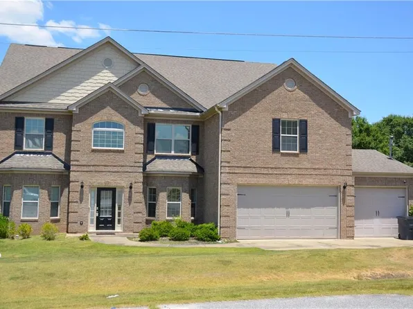 48 Peacock Dr, Phenix City, AL 36869