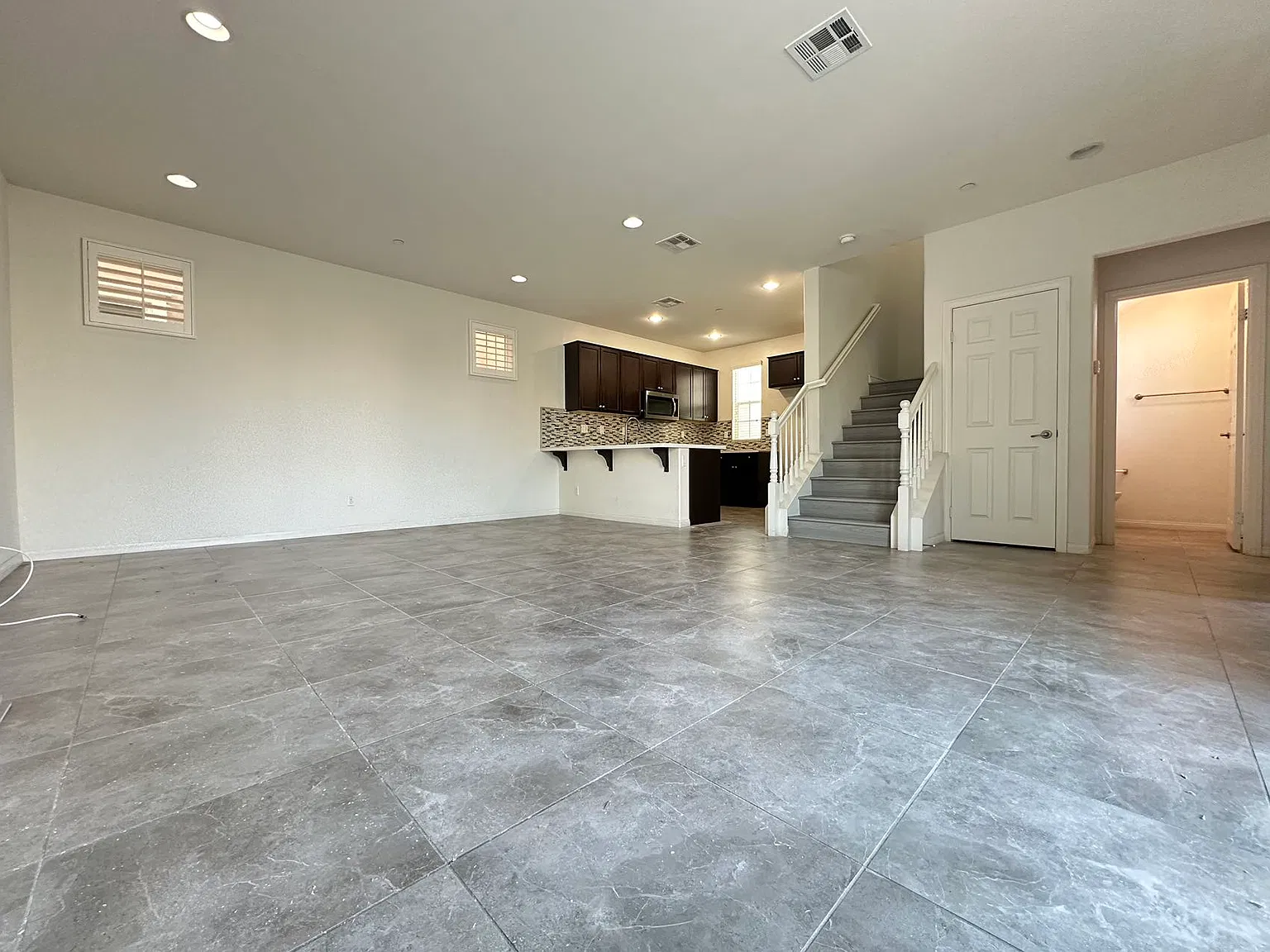 3 bed, 2.5 bath, 1544 sqft, $3,100 — Photo 2