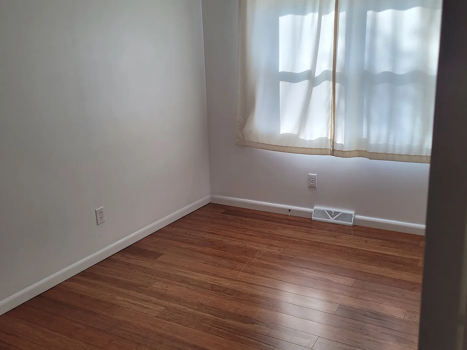 3 bed, 1725 sqft, $2,700 — Photo 2