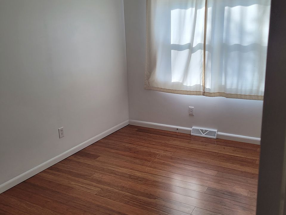 2nd image of 25A Edgecomb St
