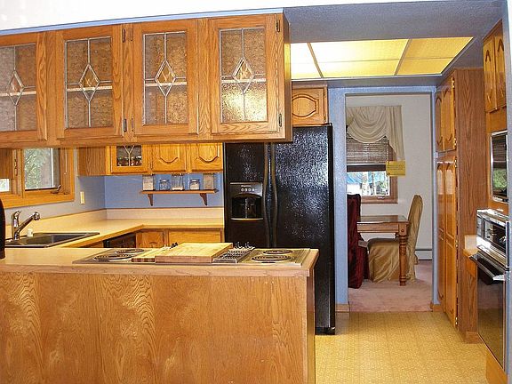Kitchen w/Pantry