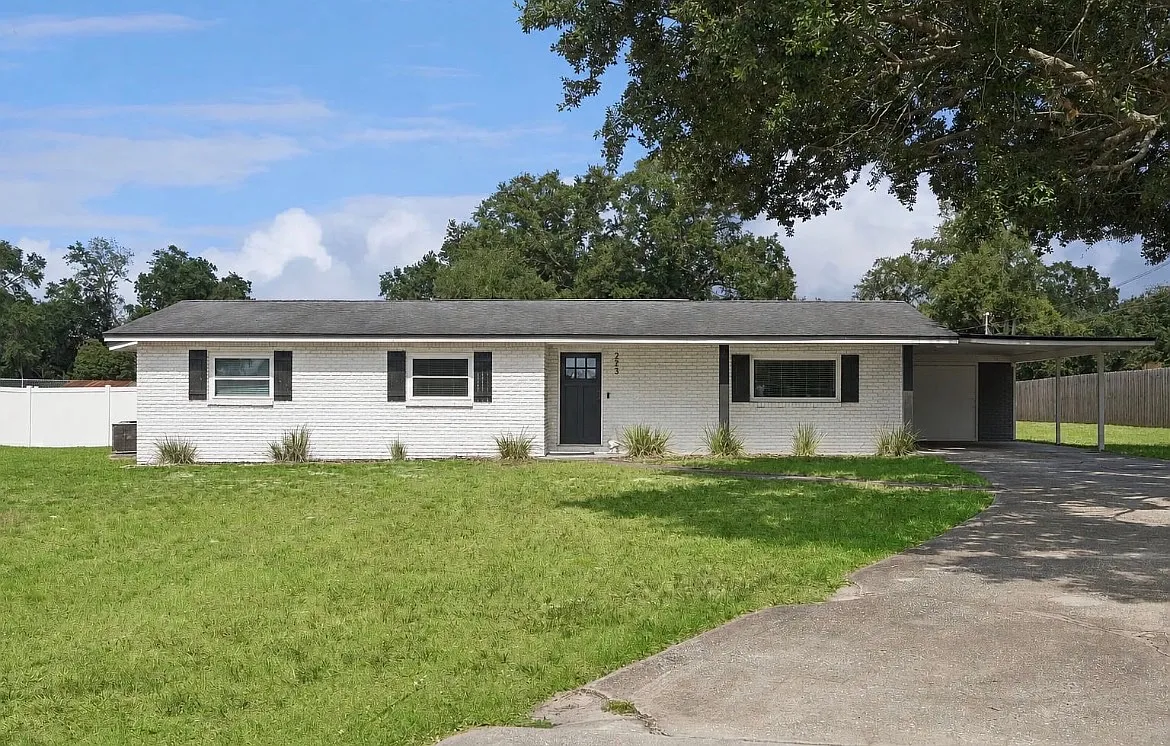 4 bed, 2459 sqft, $2,850 — Photo 1