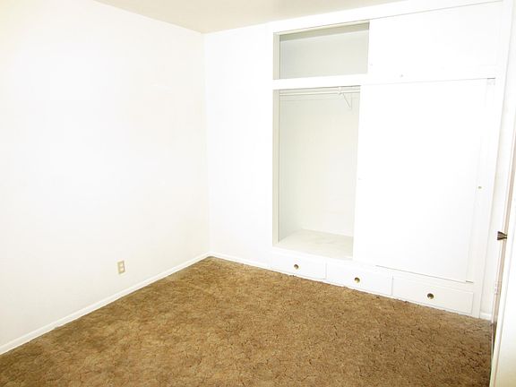 4th image of 24604 Richman Dr