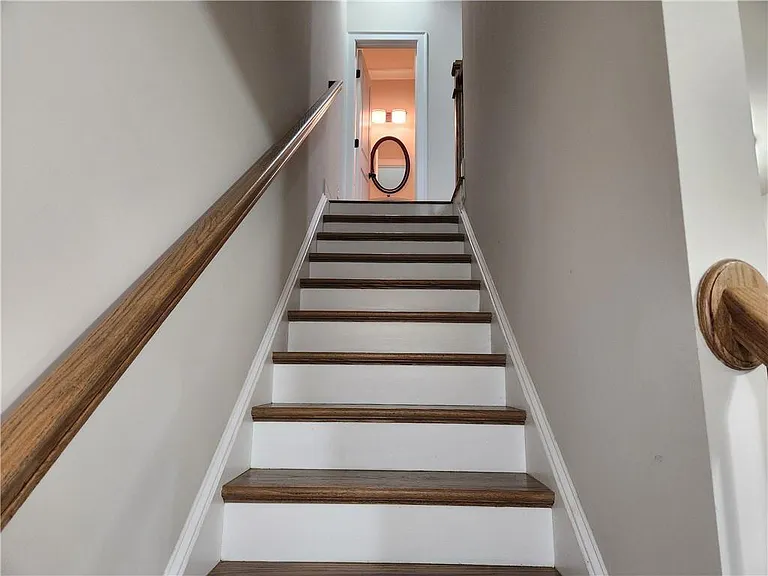 1323 Faircrest Way — Photo 15