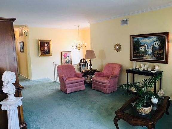 5th image of 469 Genesee Ave