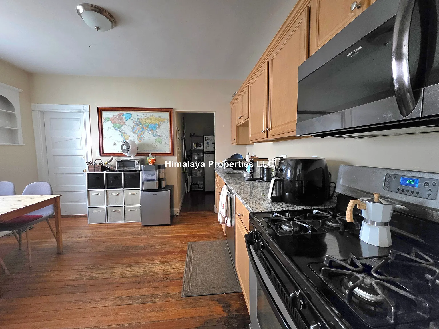 4 bed, $5,600 — Photo 1