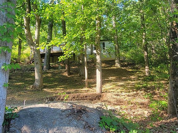 3rd image of 138 Buddy Ln