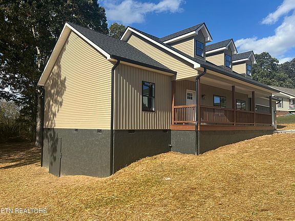 3rd image of 161 Uphill Dr
