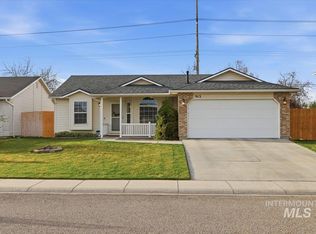 913 W Oakmont Ave, Nampa, ID 83686