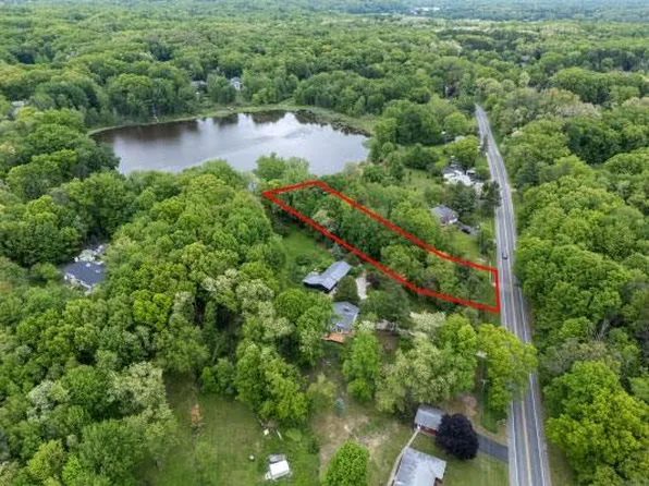 2011 Laraway Lake Dr SE, Grand Rapids, MI 49546