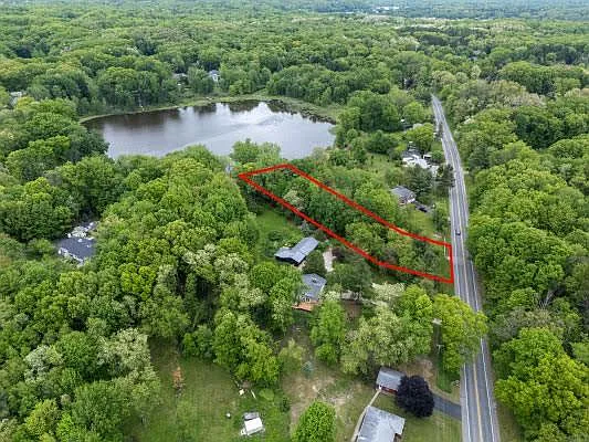 2011 Laraway Lake Dr SE photo 1