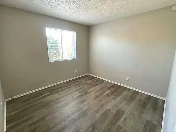 3rd image of 1725 W Vogel Ave