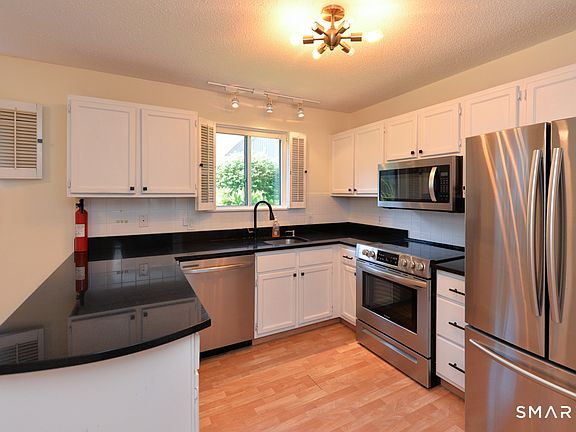 5th image of 333 Heritage Village #B