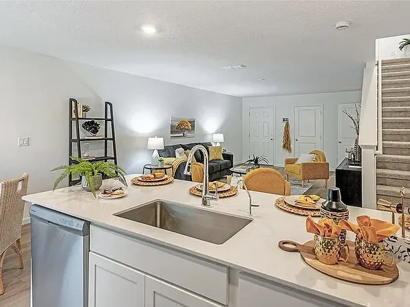 6841 Lake Mist Ln, Jacksonville, FL 32210