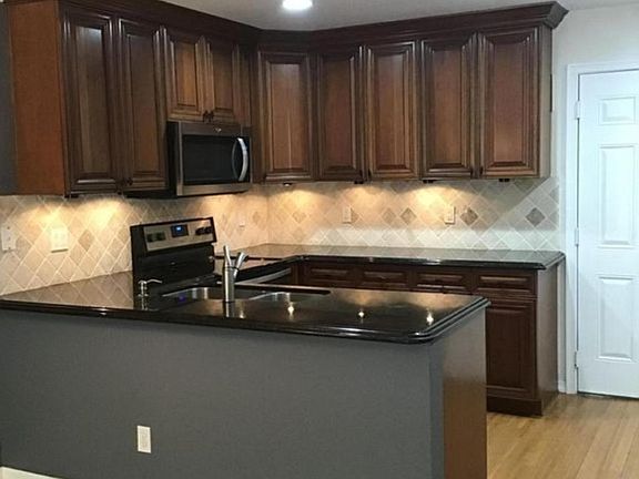 2nd image of 2221 SW Marshfield Ct
