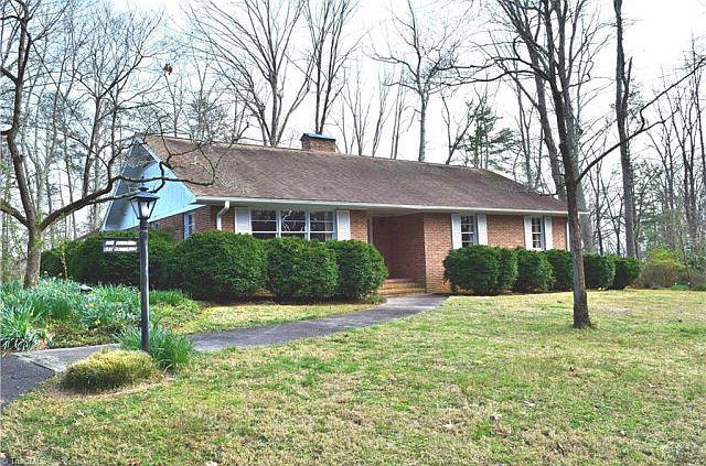 1st image of 652 Knollwood Dr