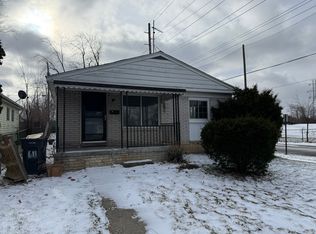 611 Montana Ave, Pontiac, MI 48341