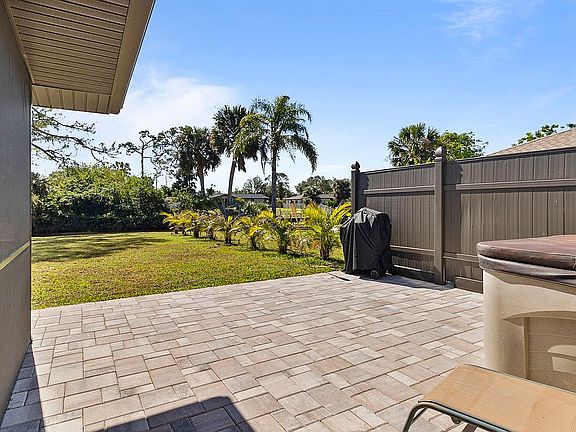 5th image of 20495 Albury Dr