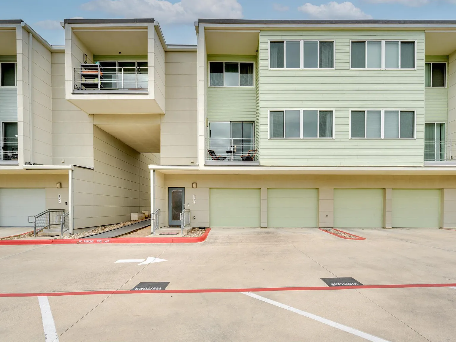 2 bed, 2.5 bath, 1383 sqft, $2,250 — Photo 1
