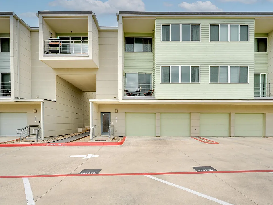 604 N Bluff Dr #205