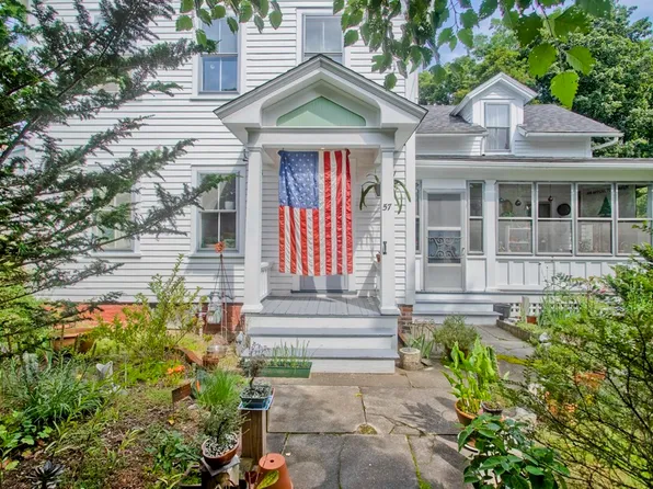 57 Pine St, Northampton, MA 01062