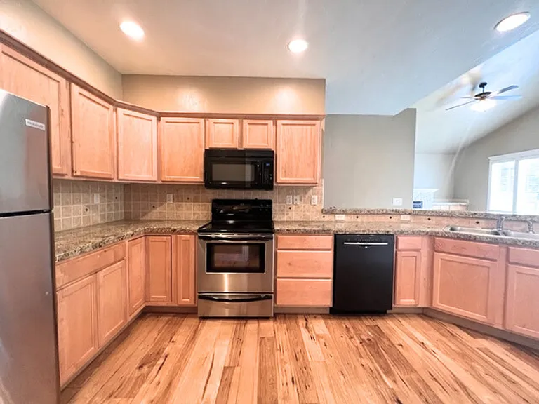 9024 W Dalton Pl — Photo 12