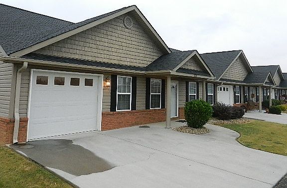 2nd image of 104 Cedar Creek Dr