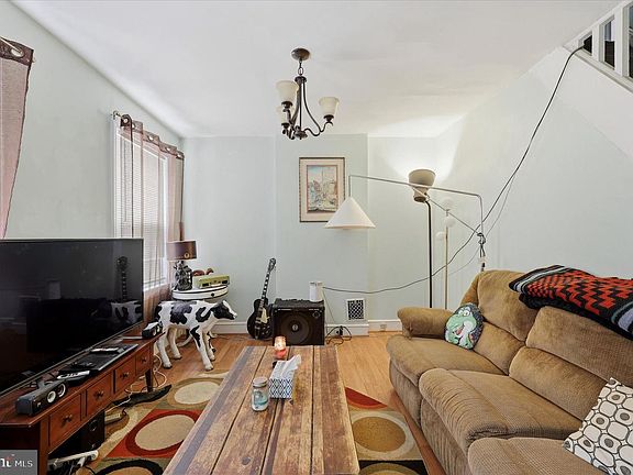 2nd image of 2442 E Gordon St