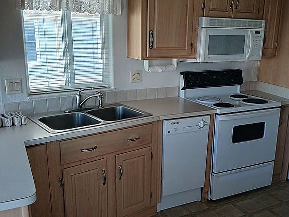 4th image of 17506 W Van Buren St #231