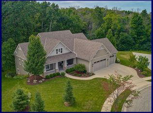 1563 Patriot Ct, Hubertus, WI 53033