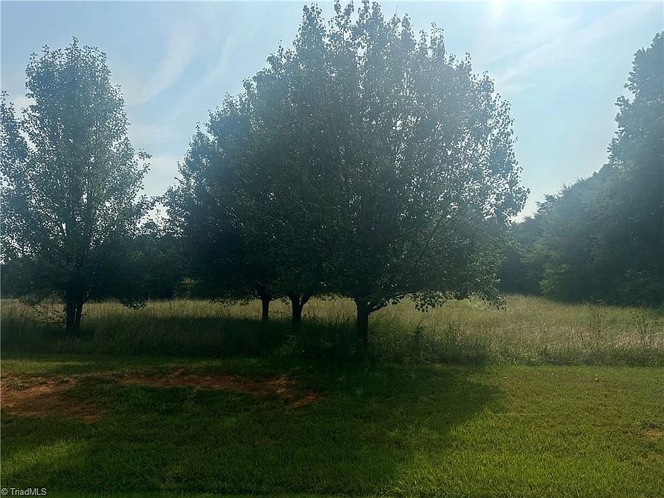 2nd image of 7 Whitestone Ct