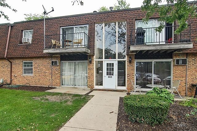 1st image of 665 Grove Dr APT 210