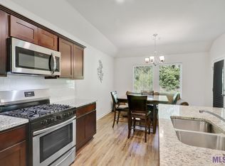 37048 Rustic Ln, Denham Springs, LA 70706