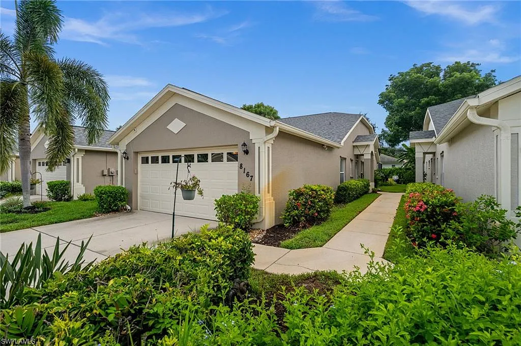 3 bed, 2.0 bath, 1455 sqft, $3,200 — Photo 2