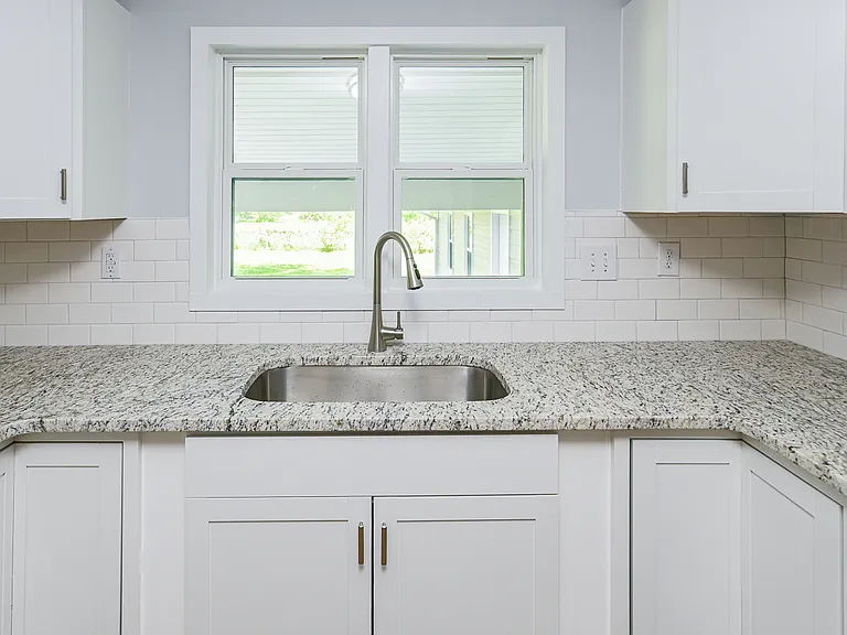 1304 Aston St — Photo 4