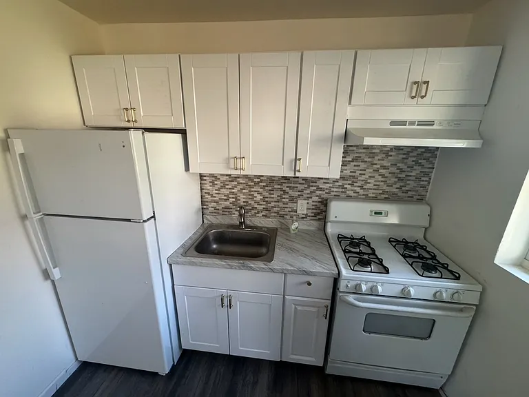 27 Hillside Ave #8 — Photo 10