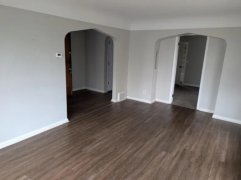 194 Richter St — Photo 7