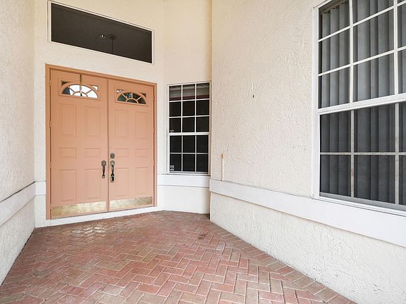 3rd image of 636 SW Lake Charles Cir
